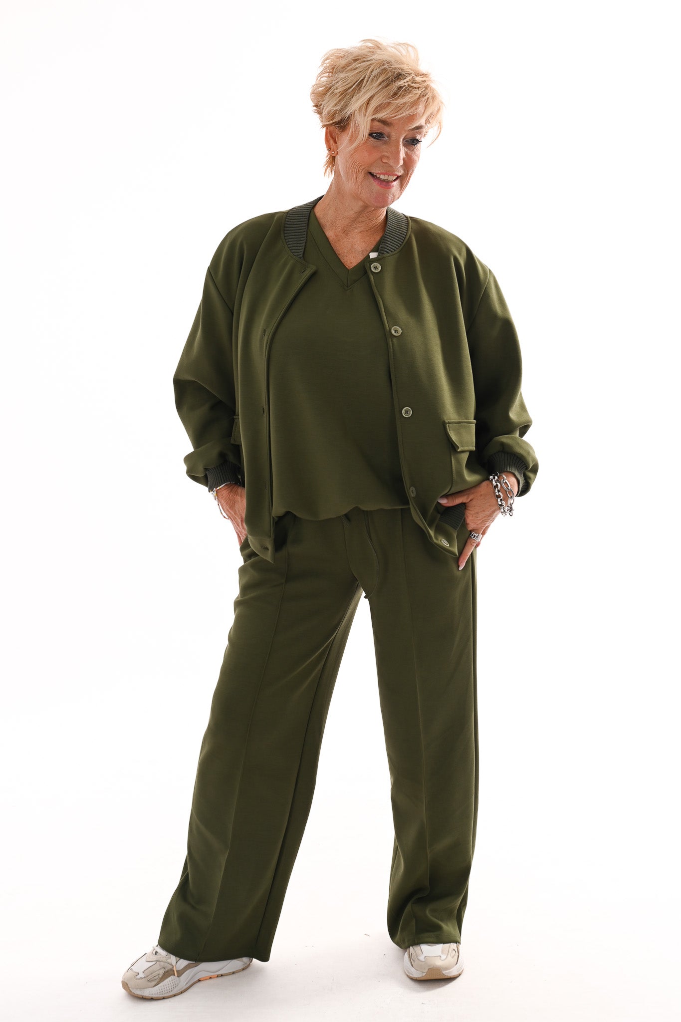 Tweedelig jogging set v-hals met boord uni legergroen