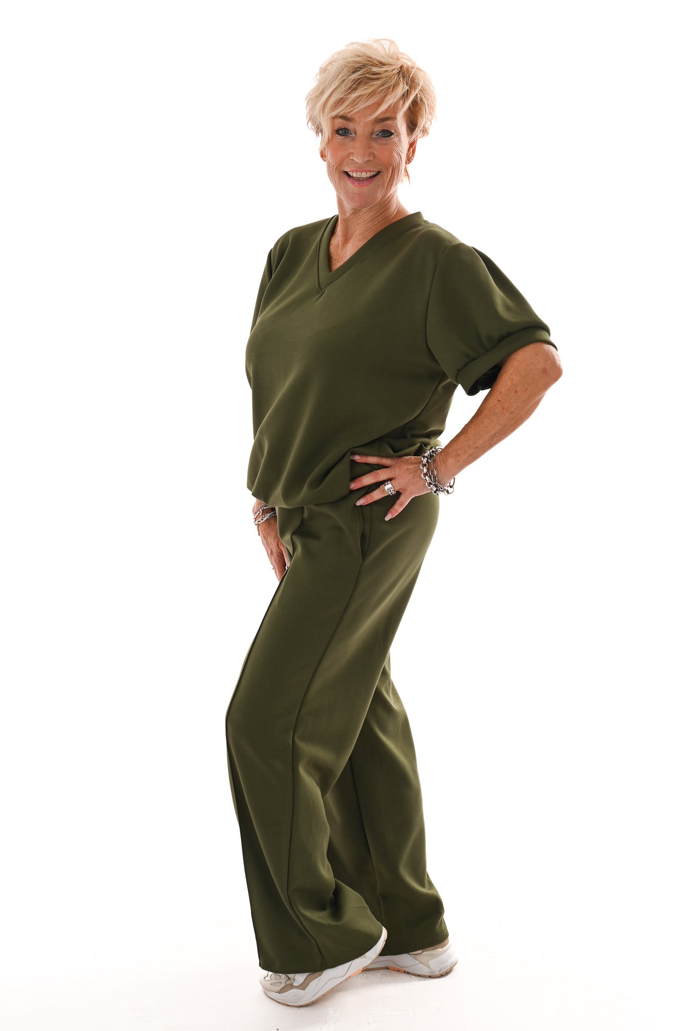 Tweedelig jogging set v-hals met boord uni legergroen