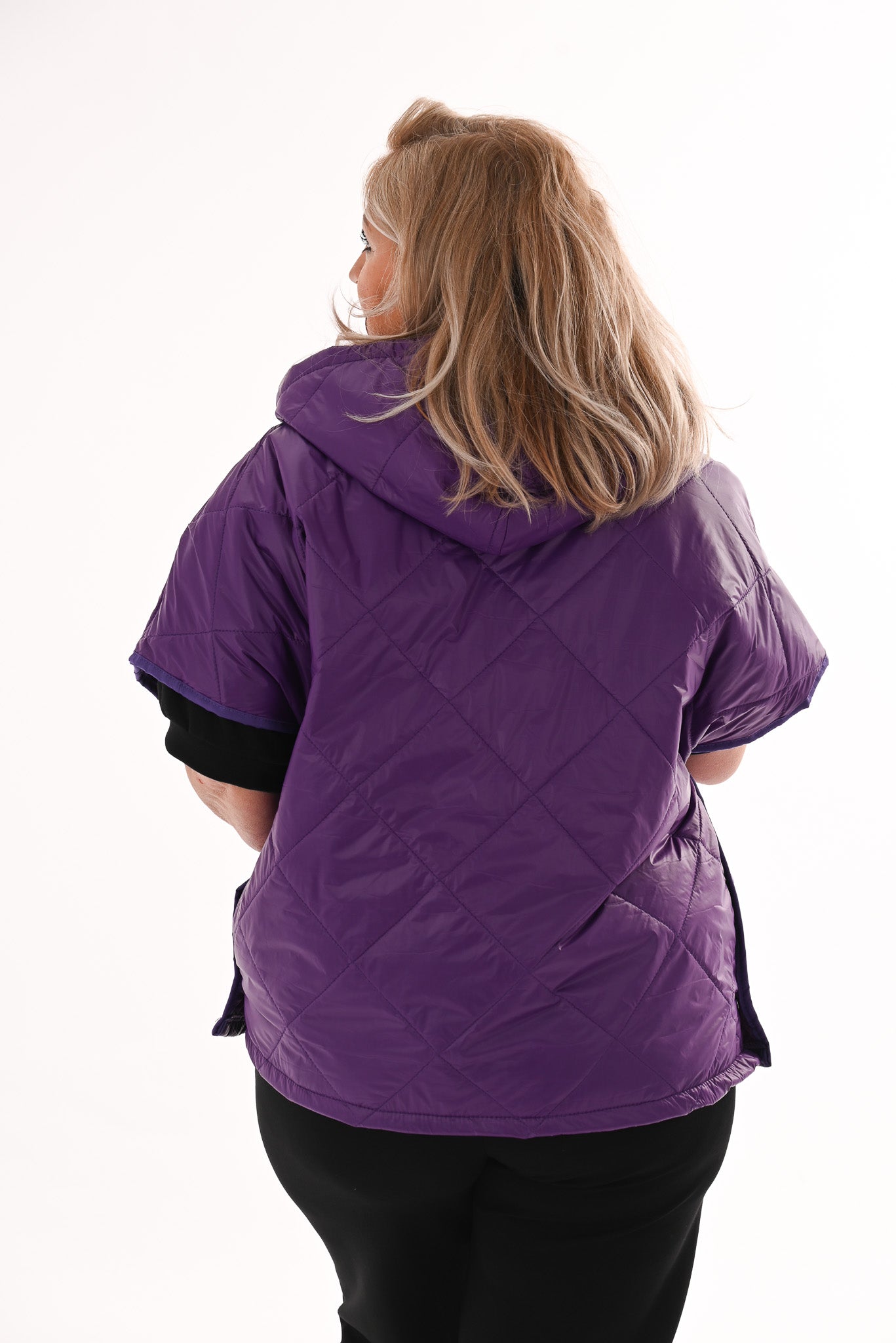 Korte bodywarmer met capuchon paars