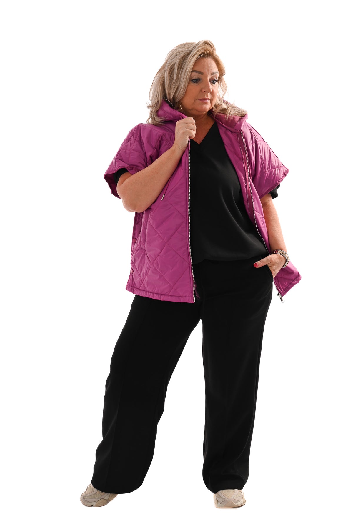 Korte bodywarmer met capuchon cyclaam