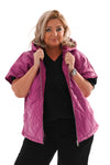 Korte bodywarmer met capuchon cyclaam