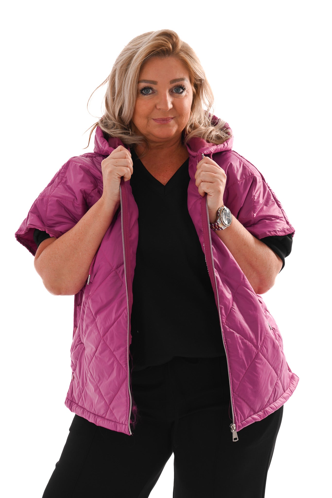 Korte bodywarmer met capuchon cyclaam