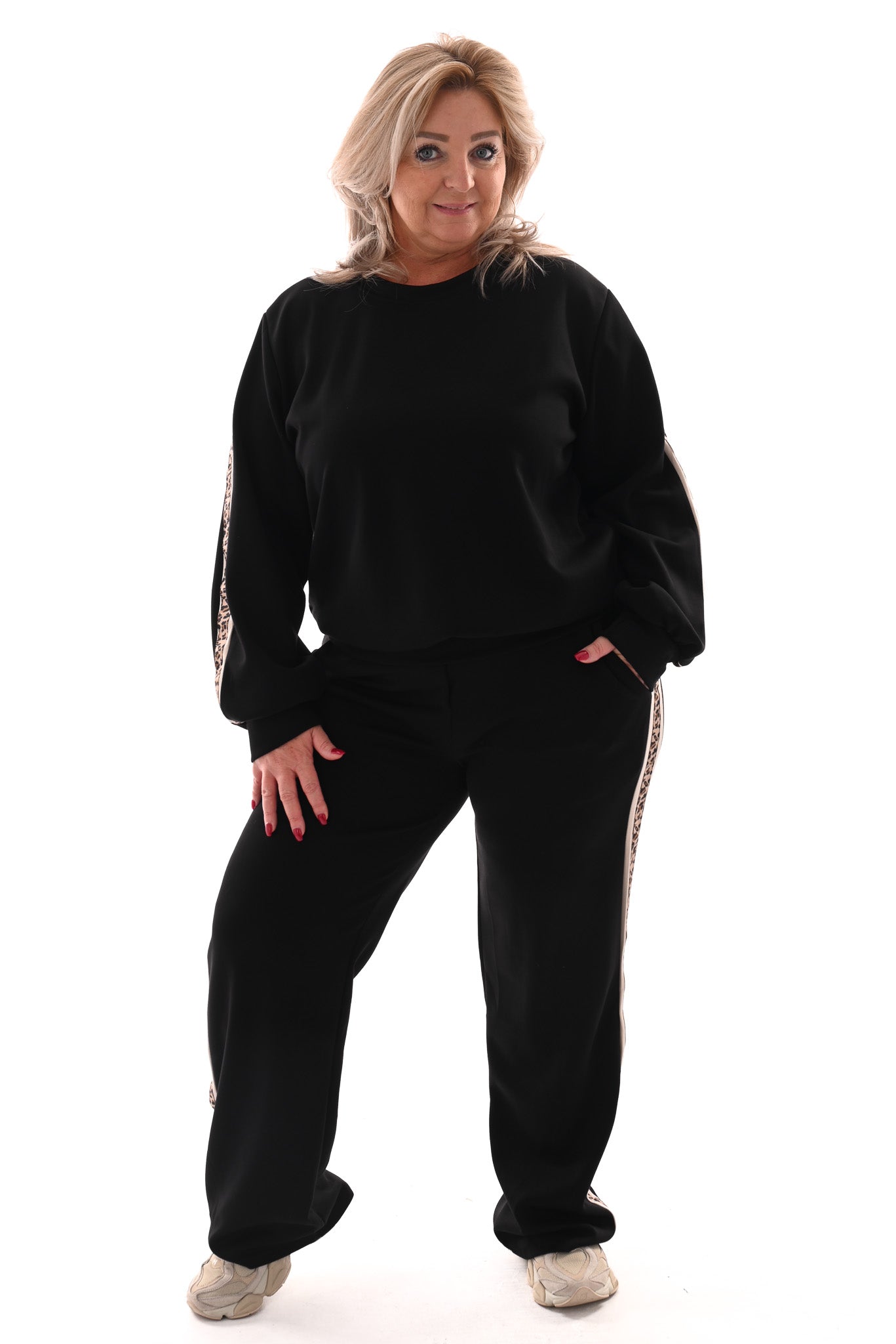 Tweedelig jogging set panterbies zwart