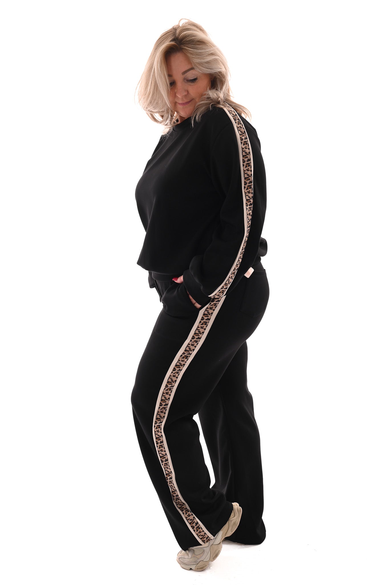 Tweedelig jogging set panterbies zwart