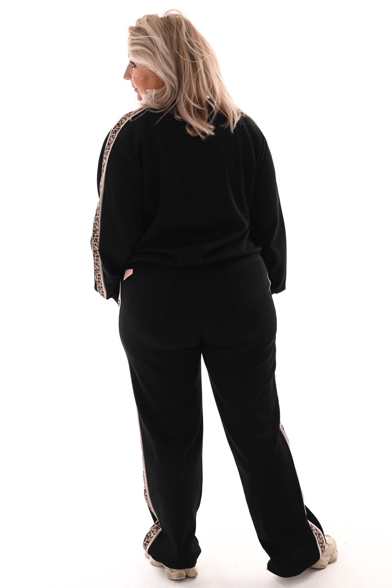 Tweedelig jogging set panterbies zwart