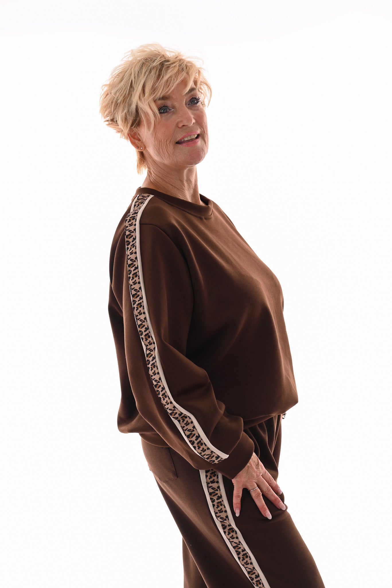 Tweedelig jogging set panterbies donkerbruin