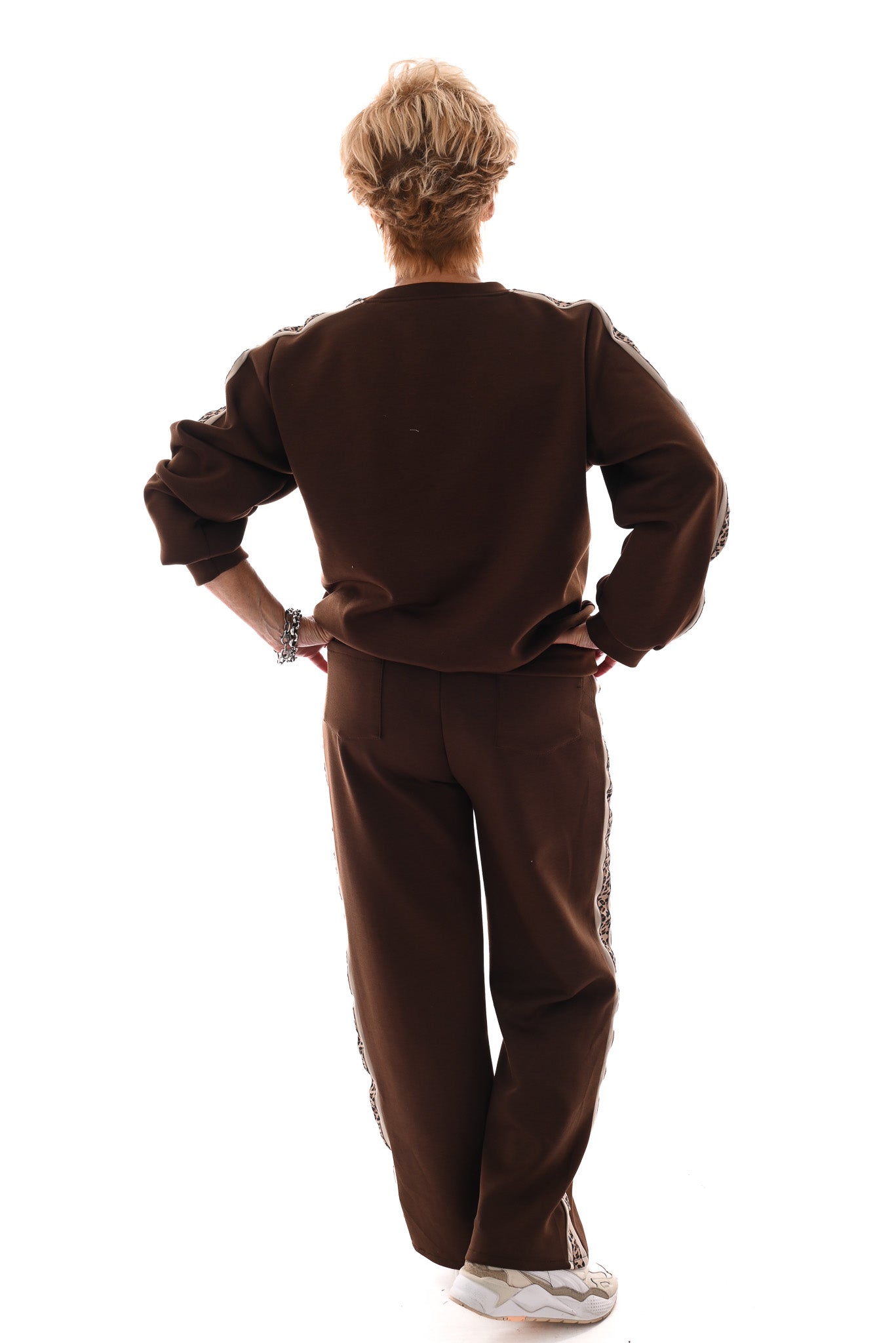 Tweedelig jogging set panterbies donkerbruin