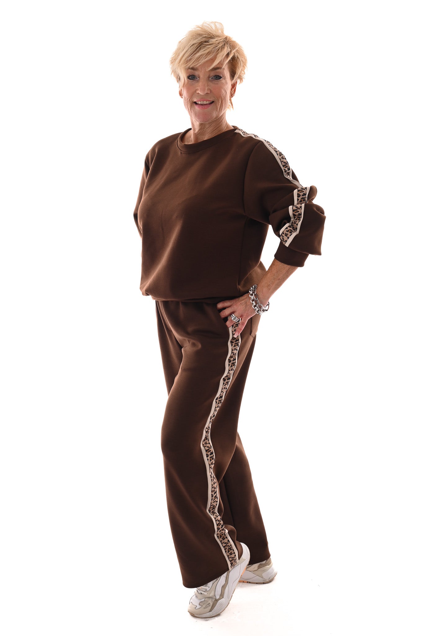 Tweedelig jogging set panterbies donkerbruin
