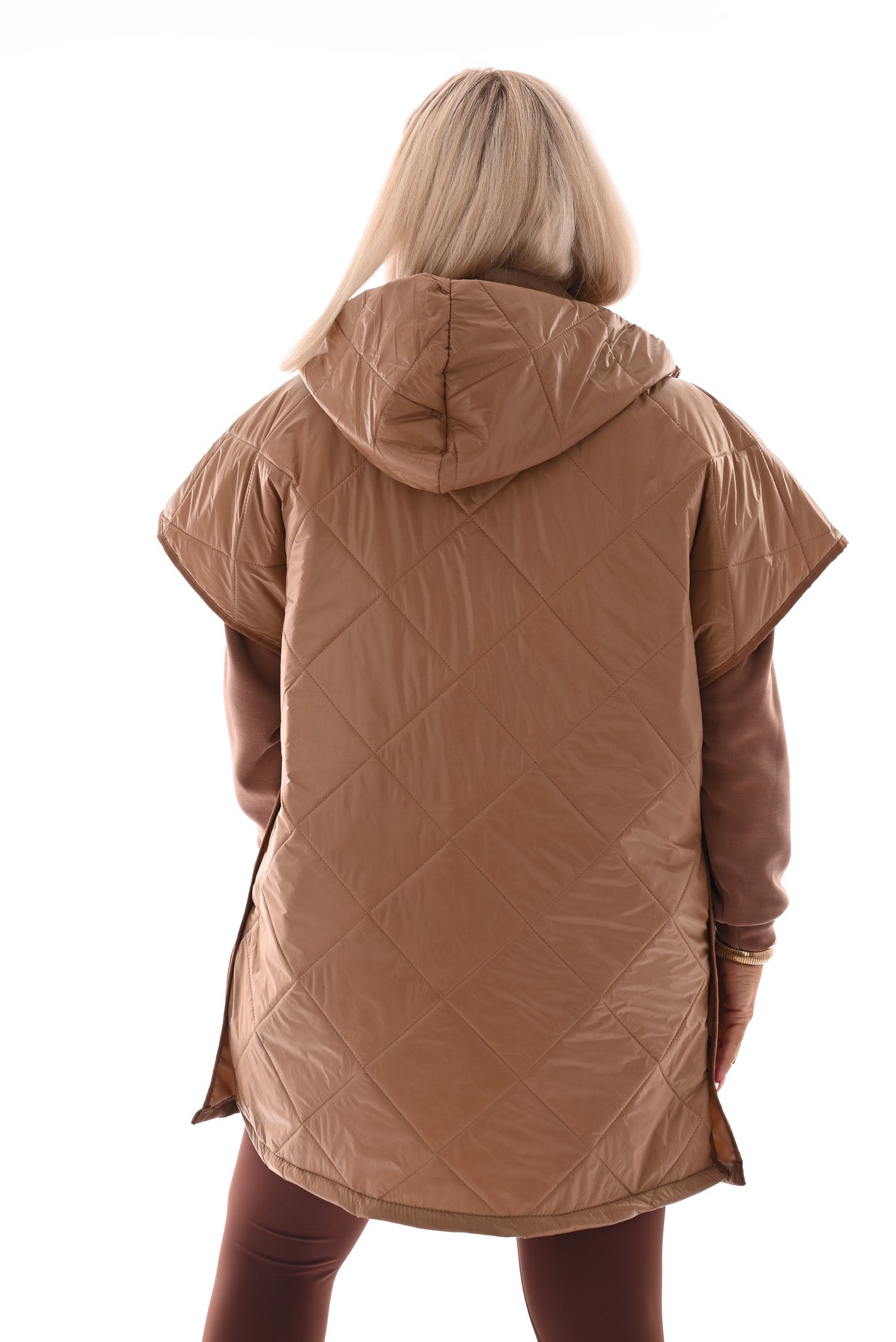 Lange bodywarmer met capuchon camel