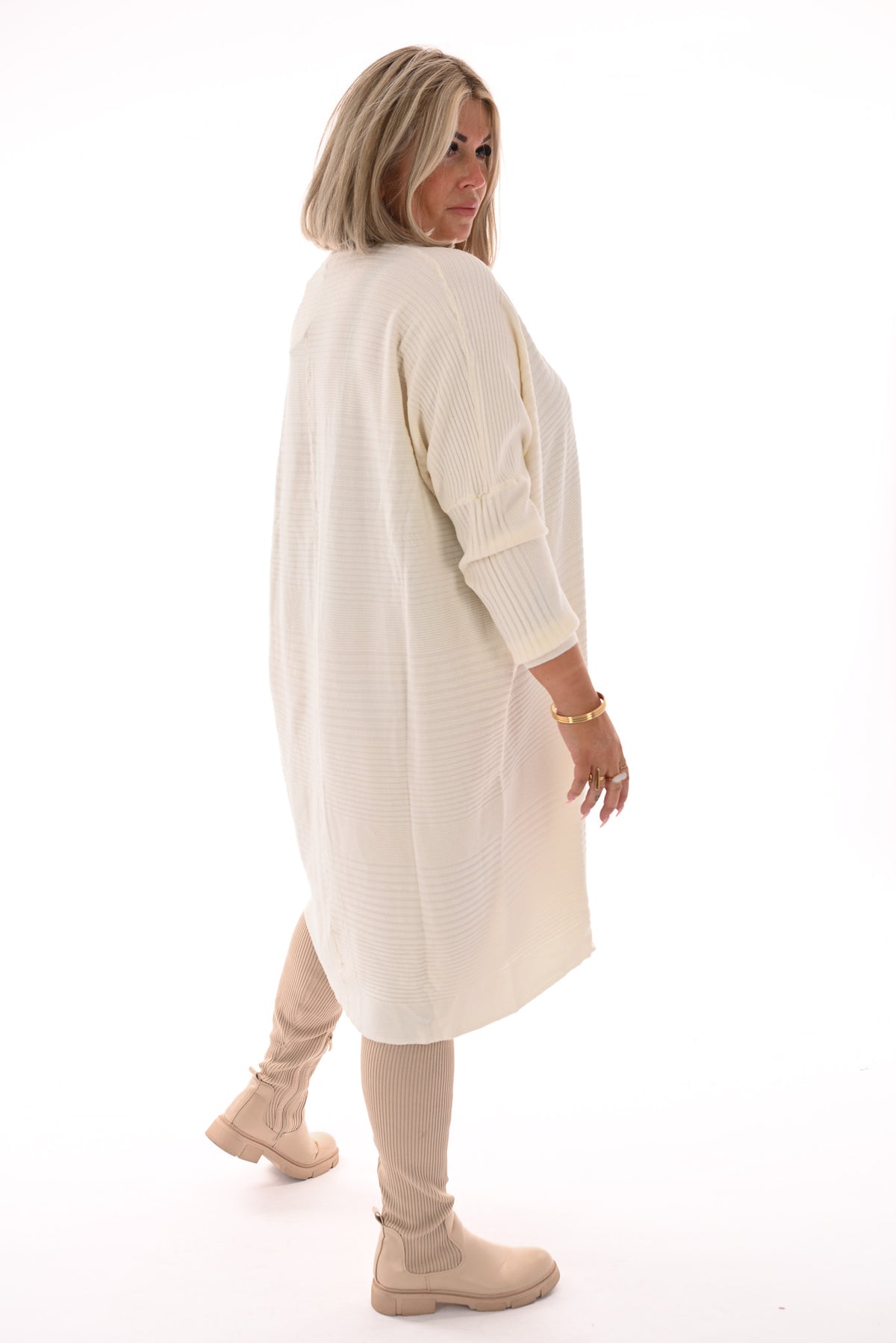 Jurk lijnen v-hals roomwit