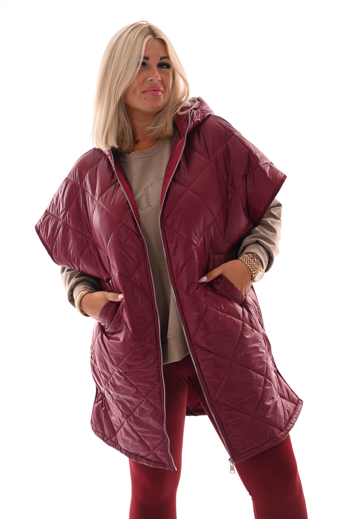 Lange bodywarmer met capuchon rood