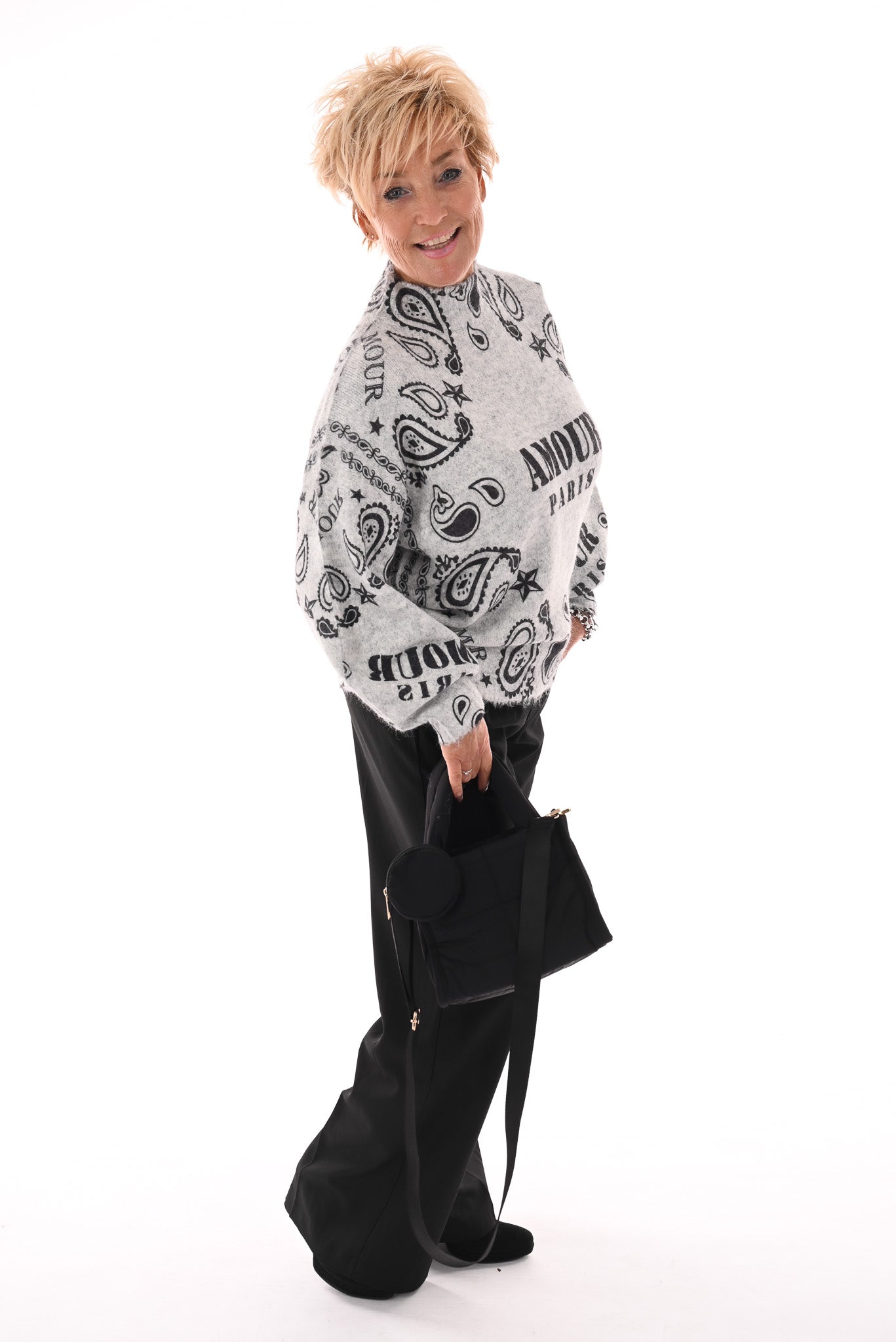 Fijn gebreide trui amour grijs