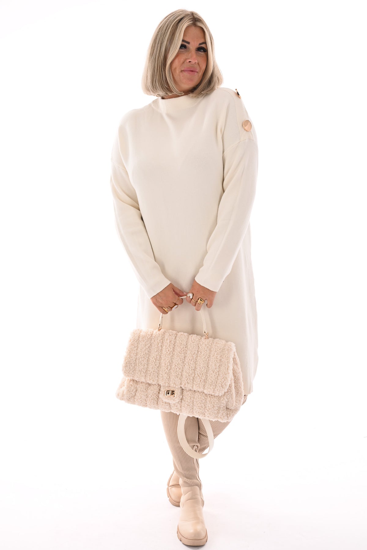 Jurk grote gouden knopen creme