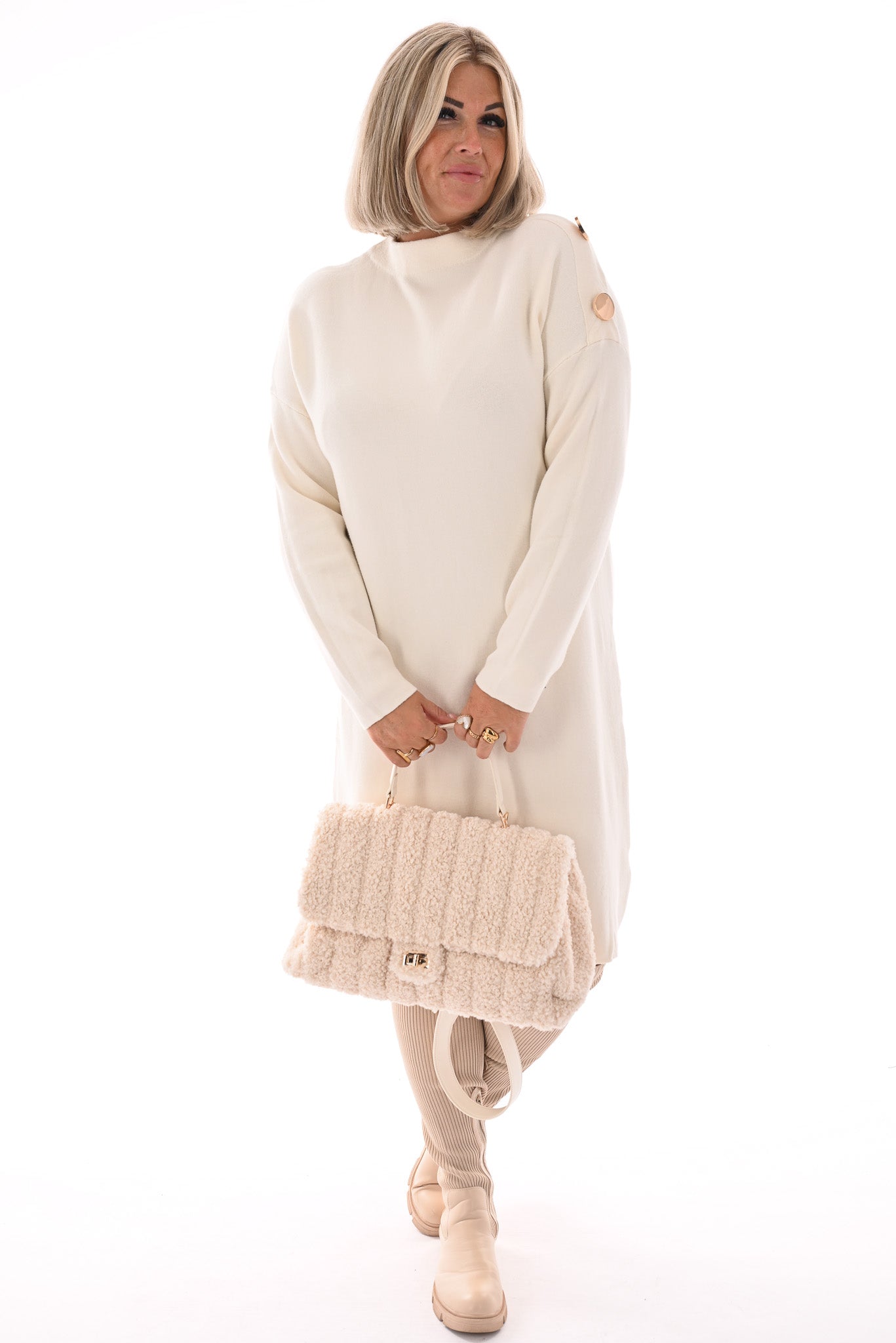 Jurk grote gouden knopen creme