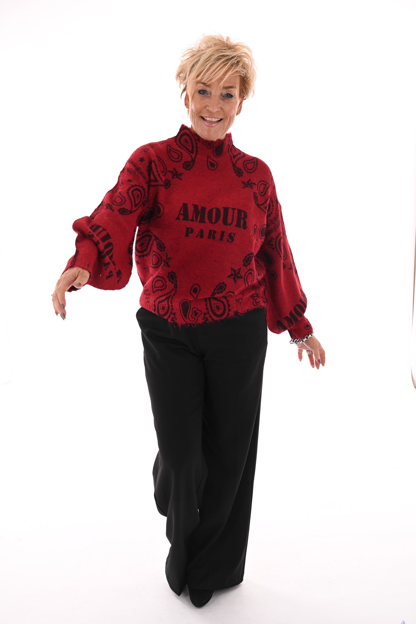 Fijn gebreide trui amour rood