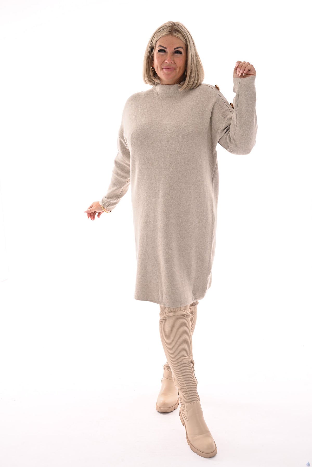 Jurk grote gouden knopen taupe