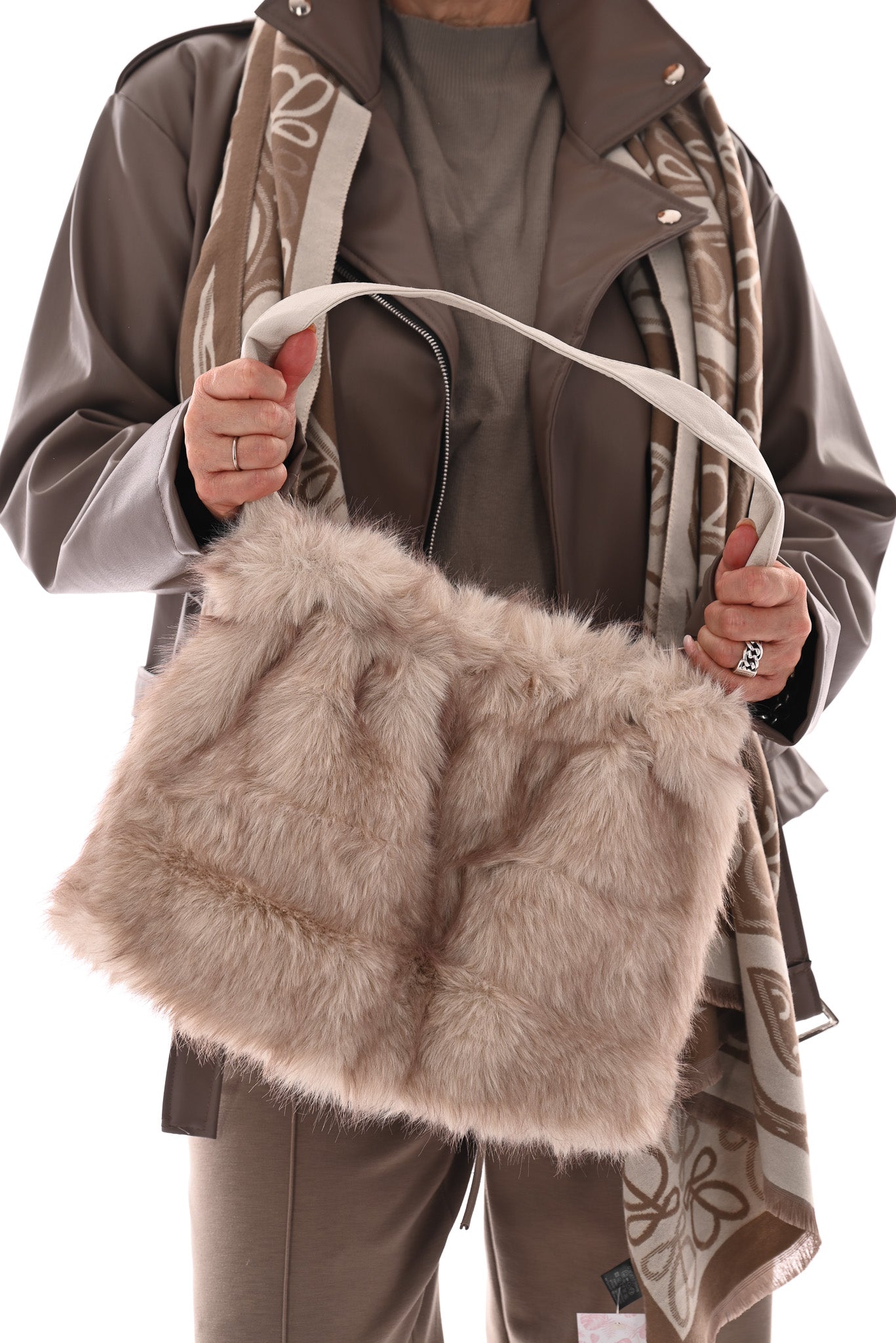 Faux fur handtas beige