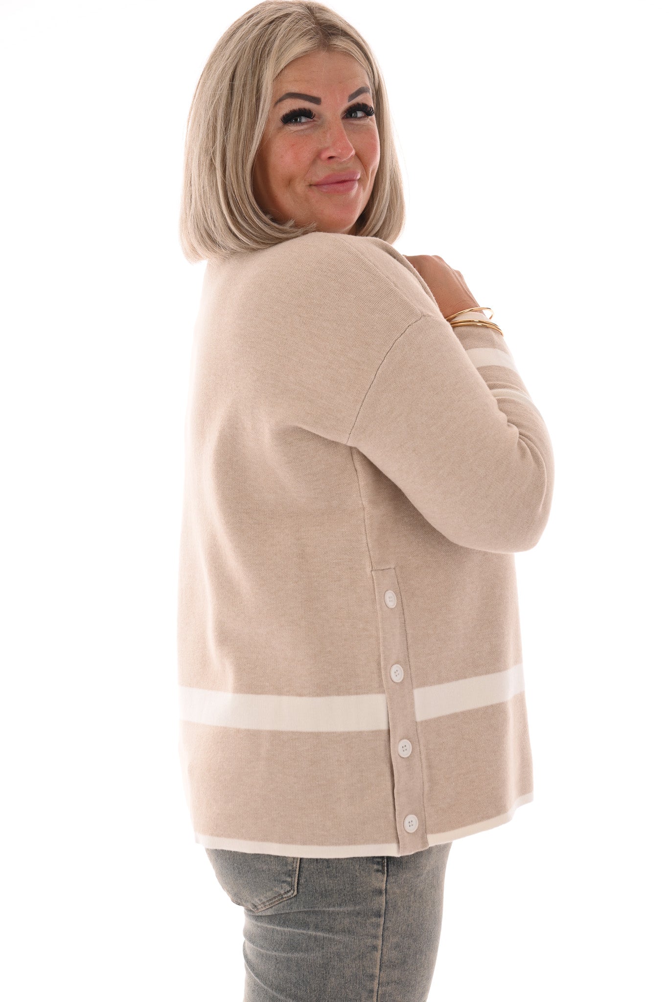 Trui met streep en knopen camel