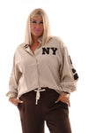 Blouse NY met teddy letters  gestreept beige