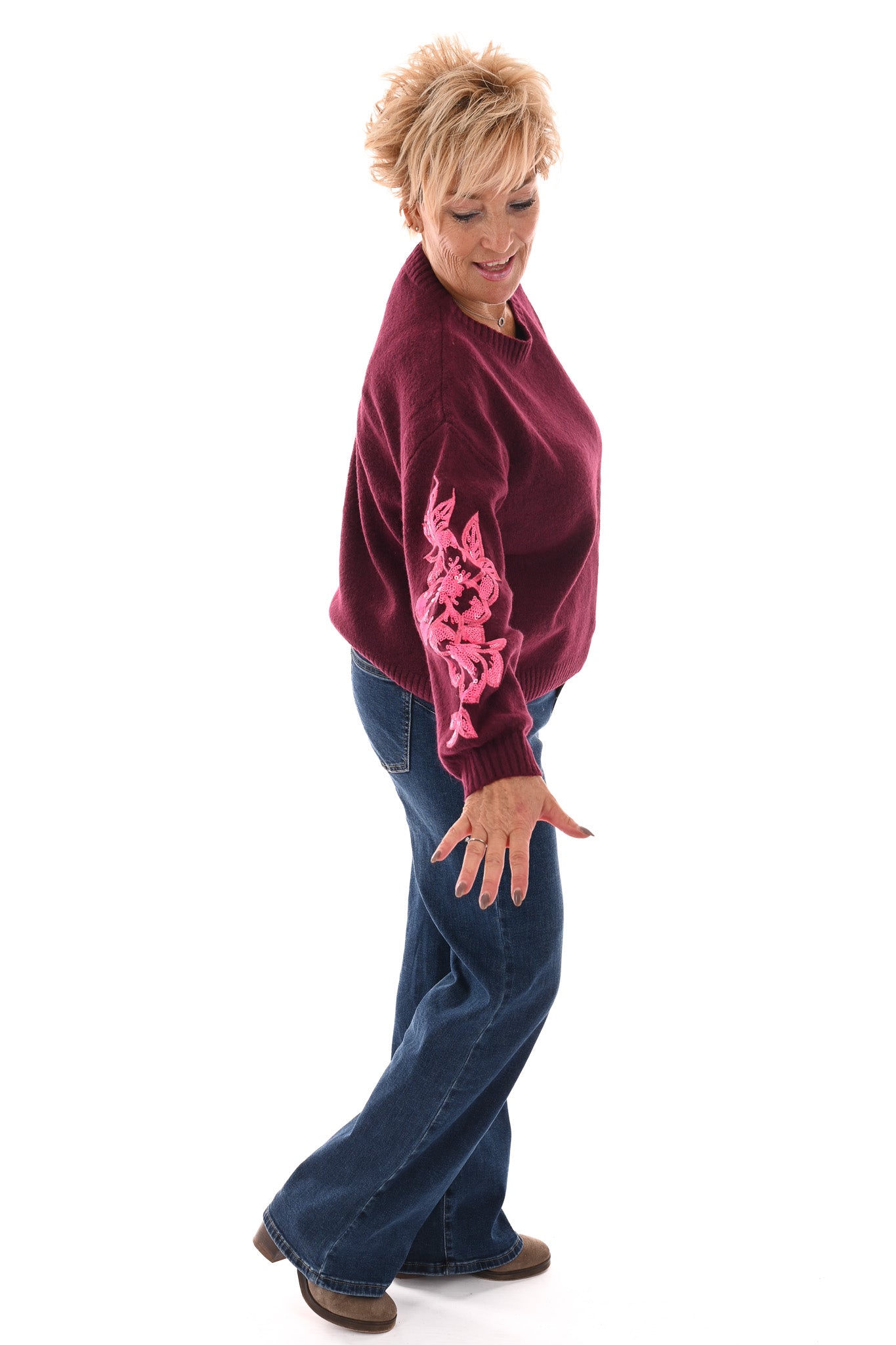 Fijn gebreide trui bloemen pailletten bordeaux