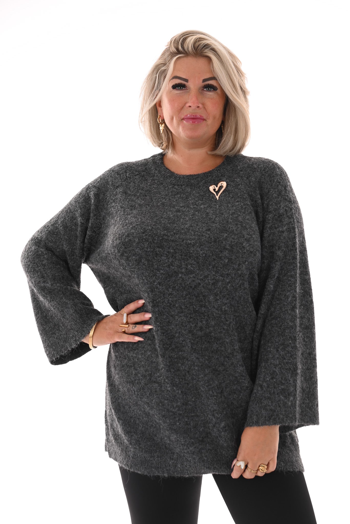 fijn gebreide trui met ronde hals donkergrijs