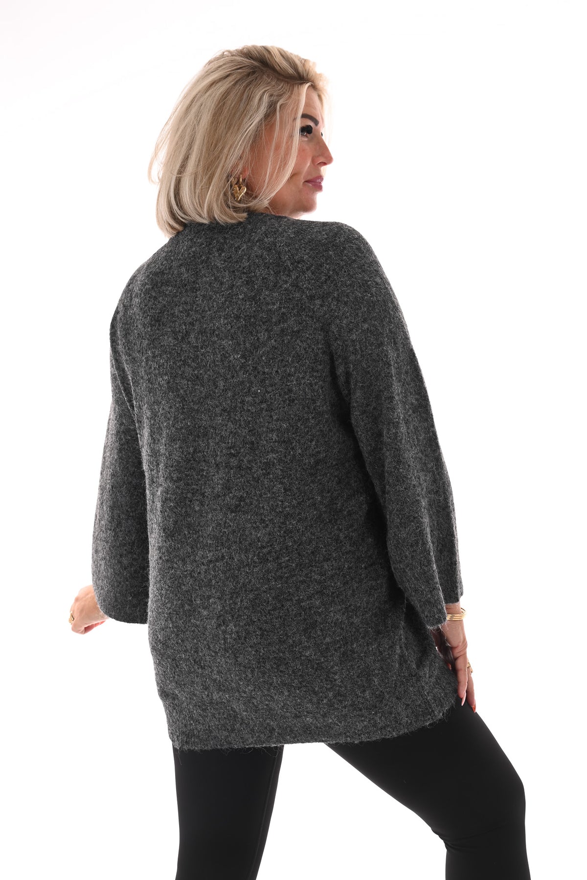 fijn gebreide trui met ronde hals donkergrijs