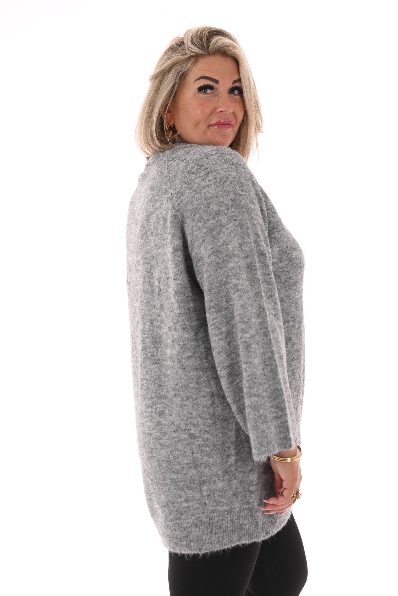 fijn gebreide trui met ronde hals lichtgrijs