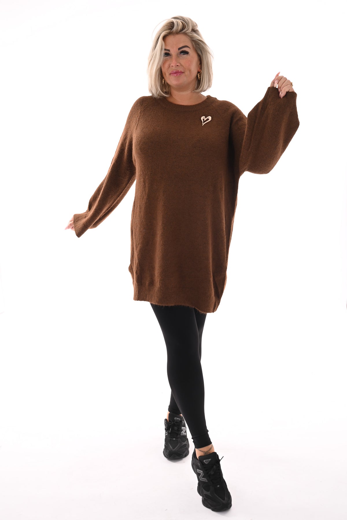 fijn gebreide trui met ronde hals bruin