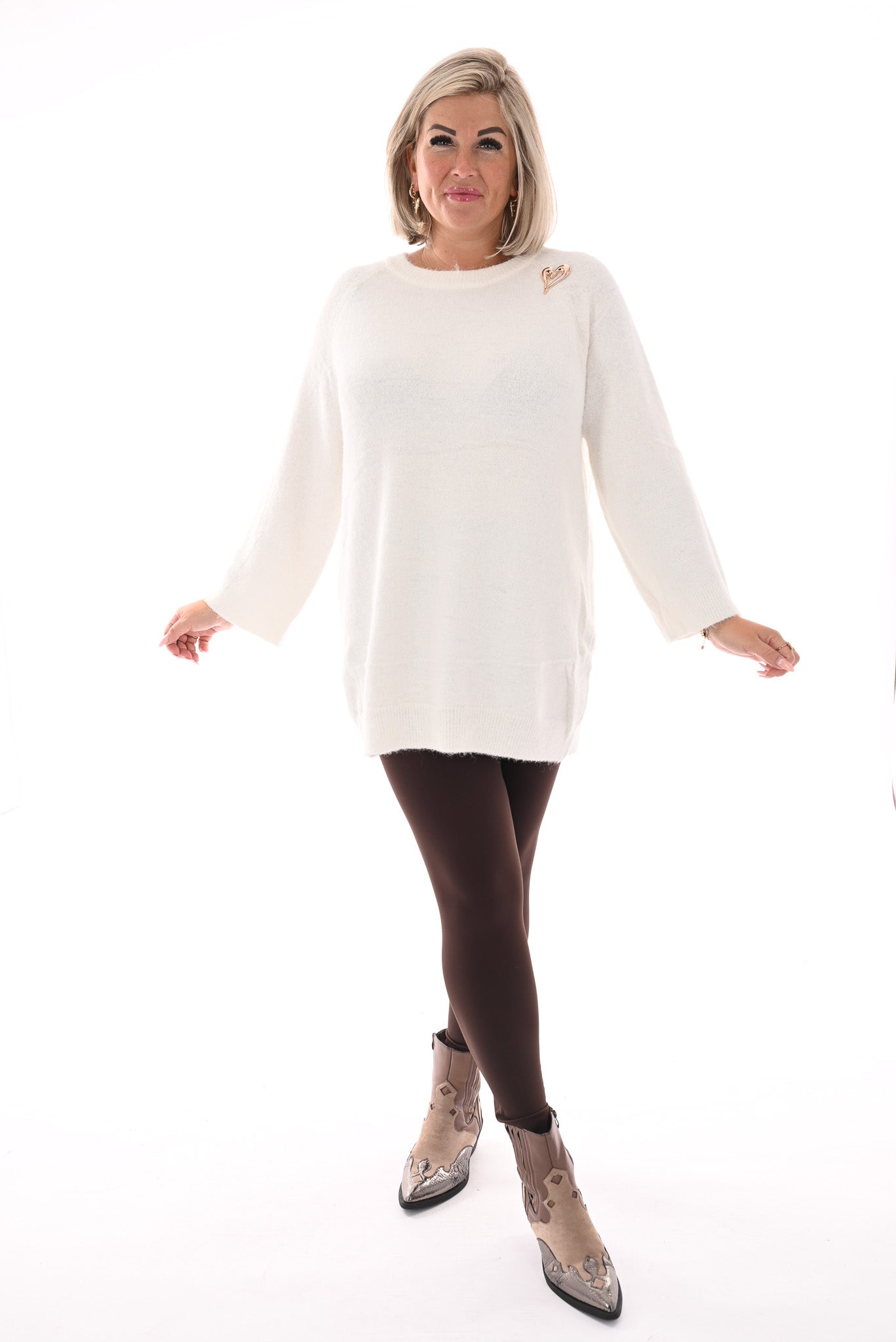 fijn gebreide trui met ronde hals roomwit