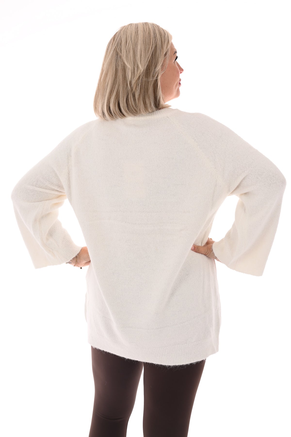 fijn gebreide trui met ronde hals roomwit