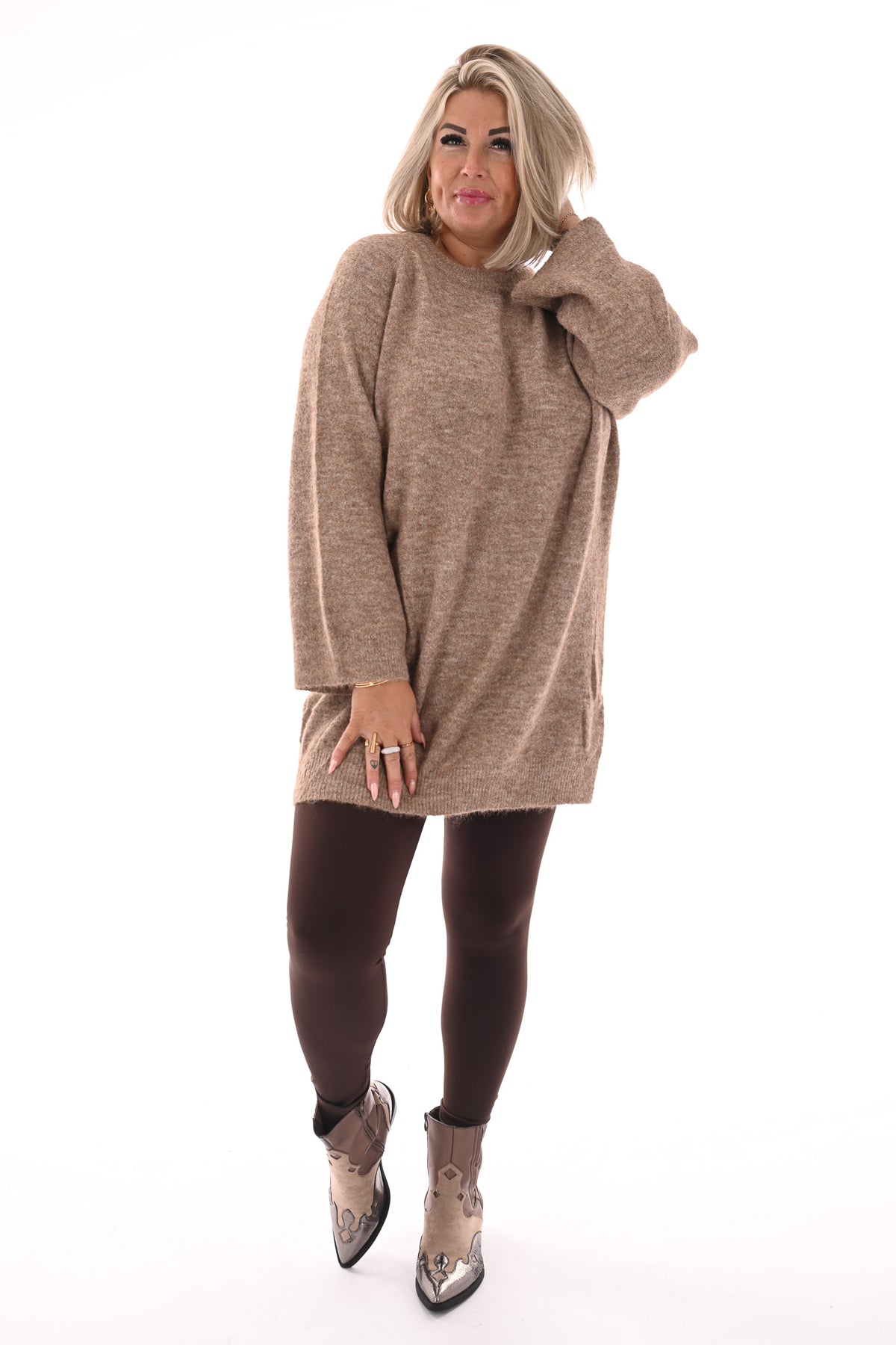 fijn gebreide trui met ronde hals camel