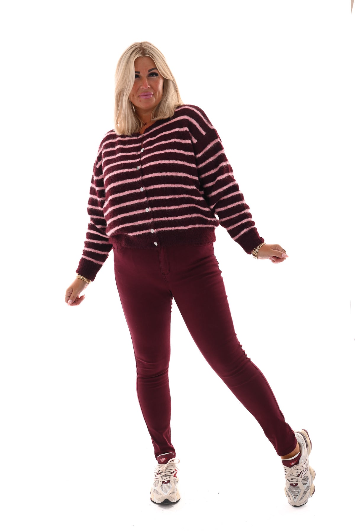 Fijn gebreid vest strepen bordeaux/roze