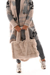 Faux fur shopper beige