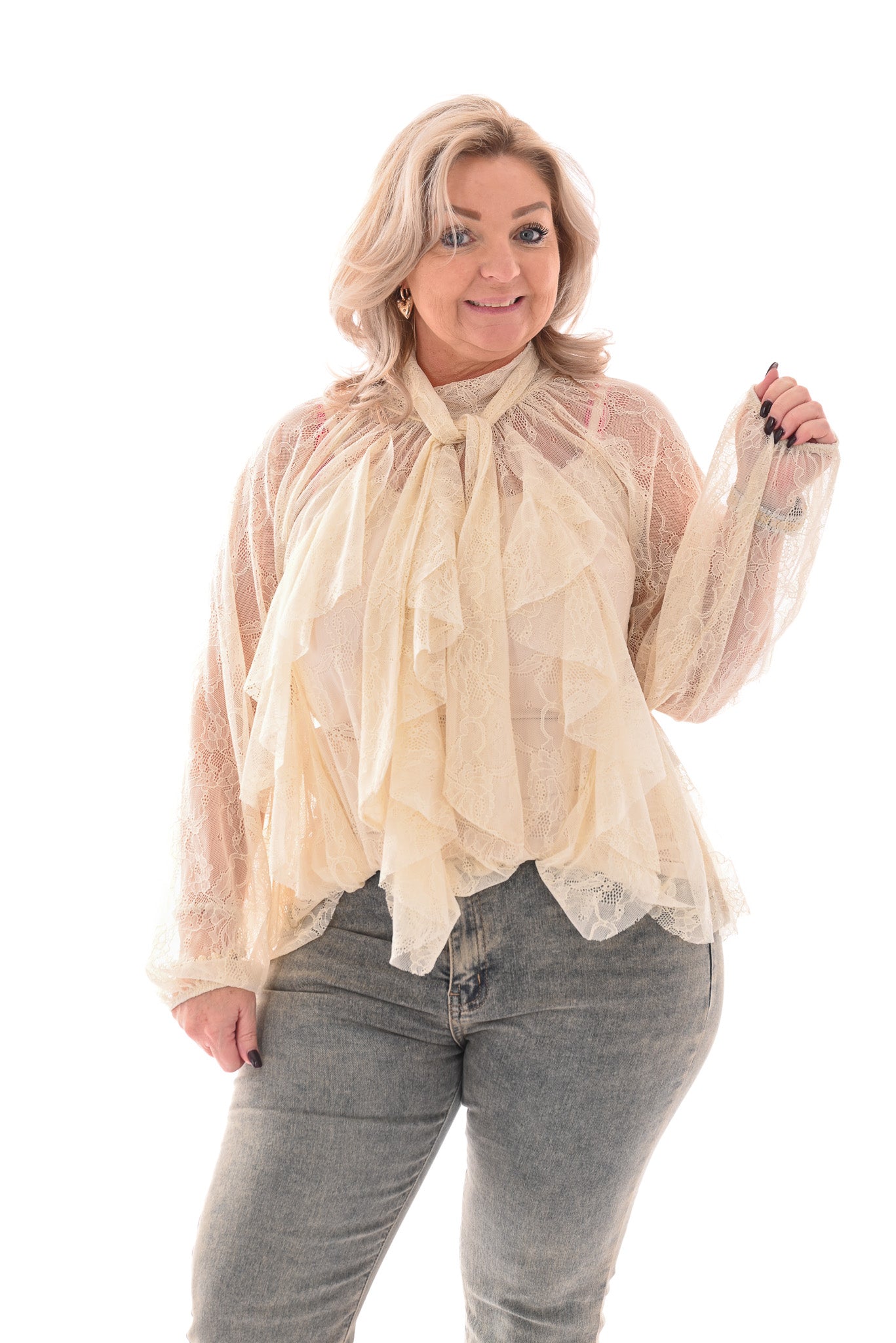 Kanten top roezels met strik achterkant creme