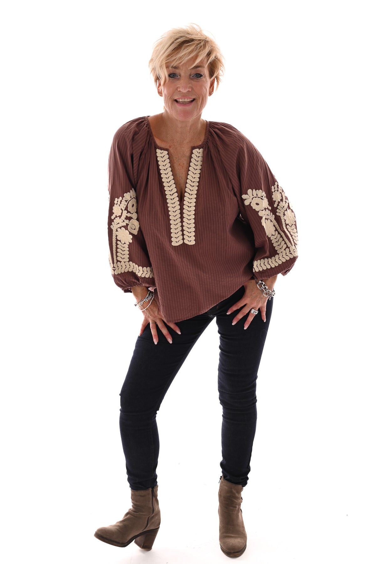 Blouse v-hals strepen met pofmouwen bruin