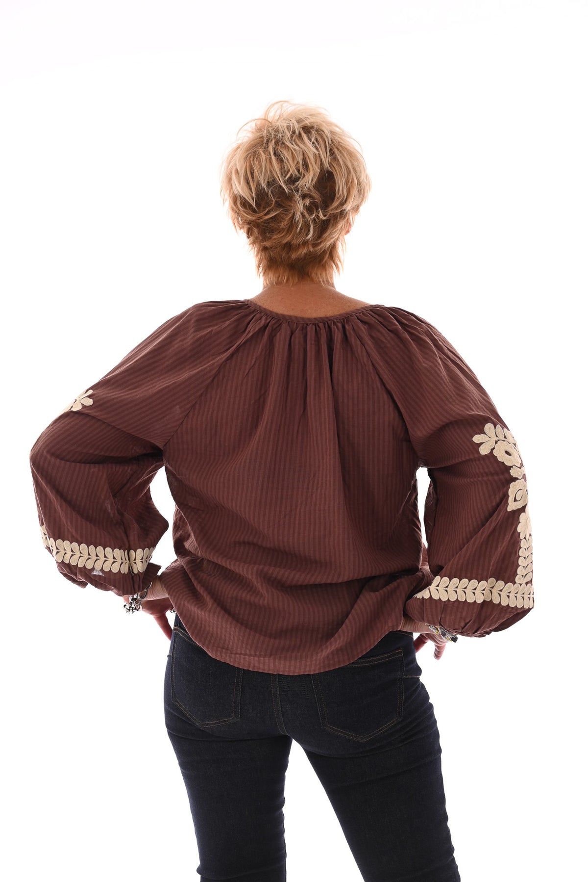 Blouse v-hals strepen met pofmouwen bruin