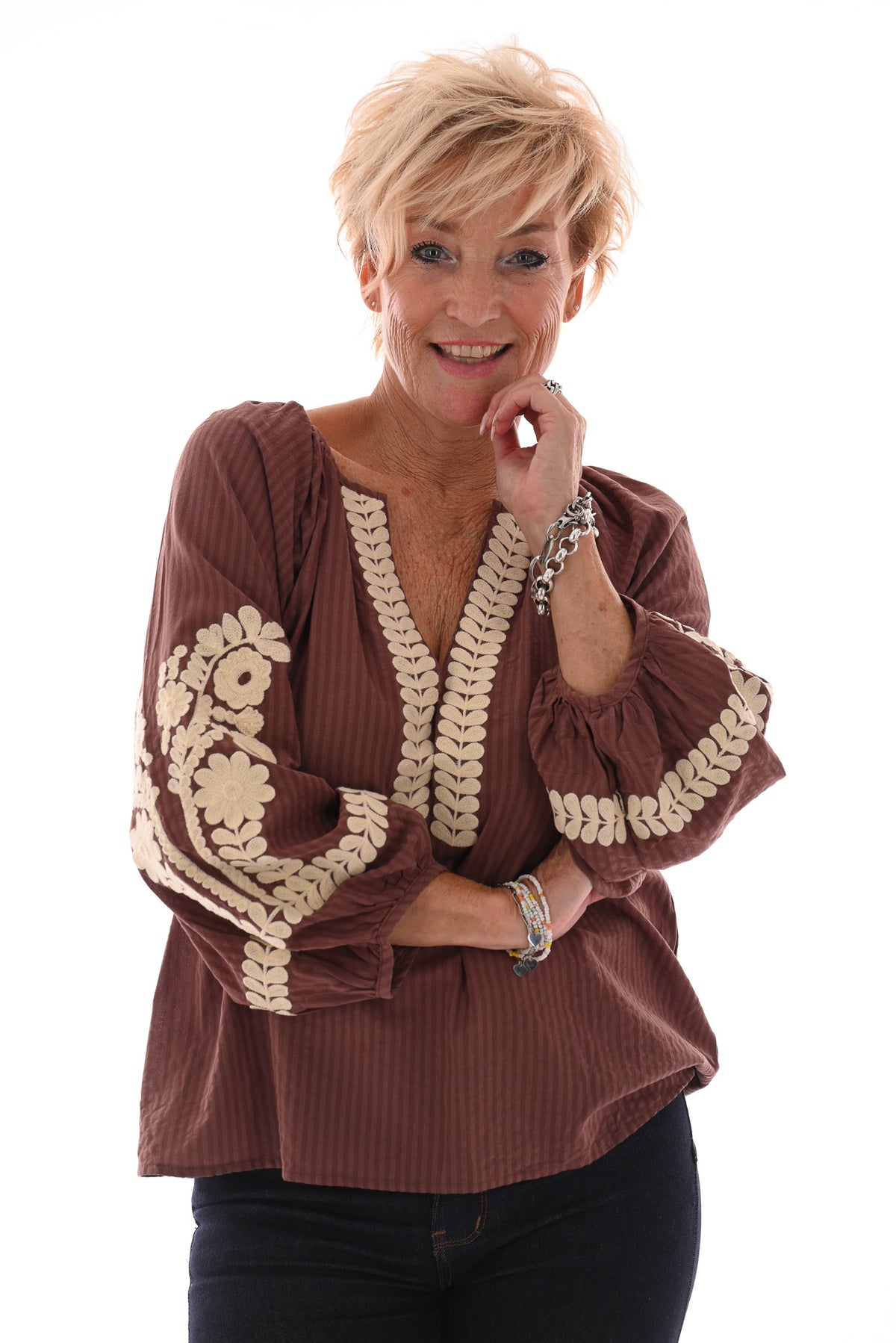 Blouse v-hals strepen met pofmouwen bruin