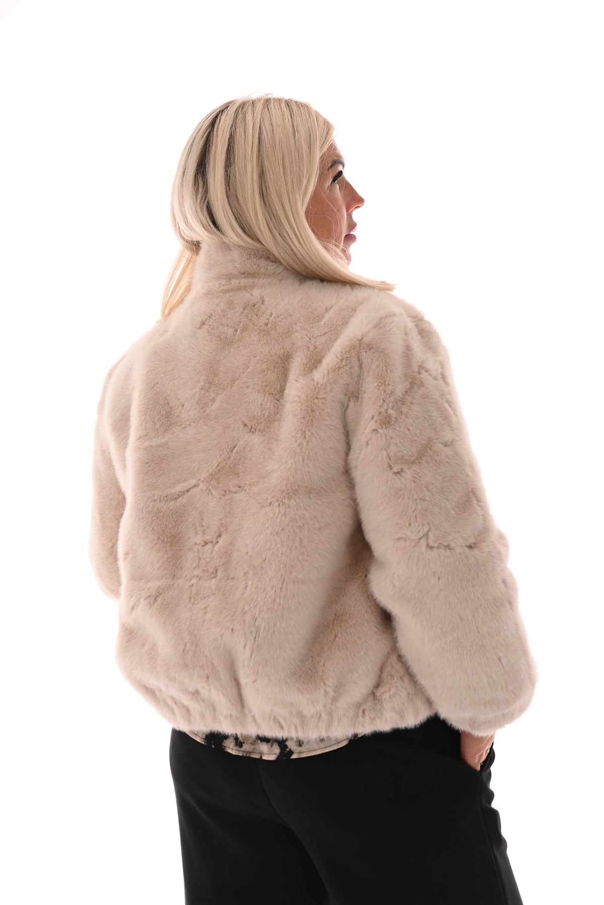 Faux fur jas met knopen beige