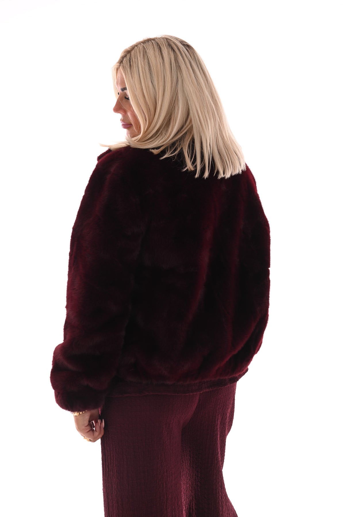 Faux fur jas met knopen bordeaux