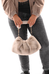 Faux fur schoudertas beige