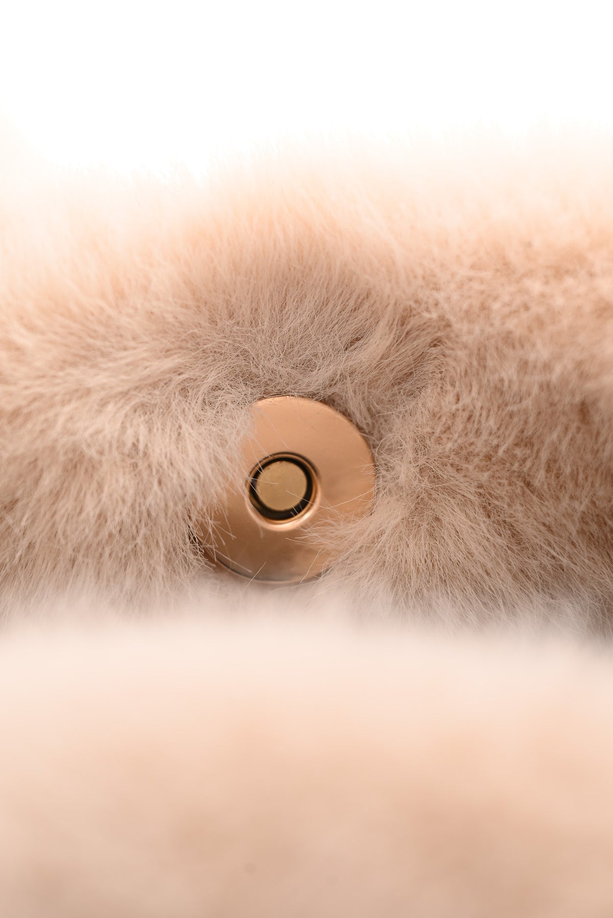 Faux fur shopper beige