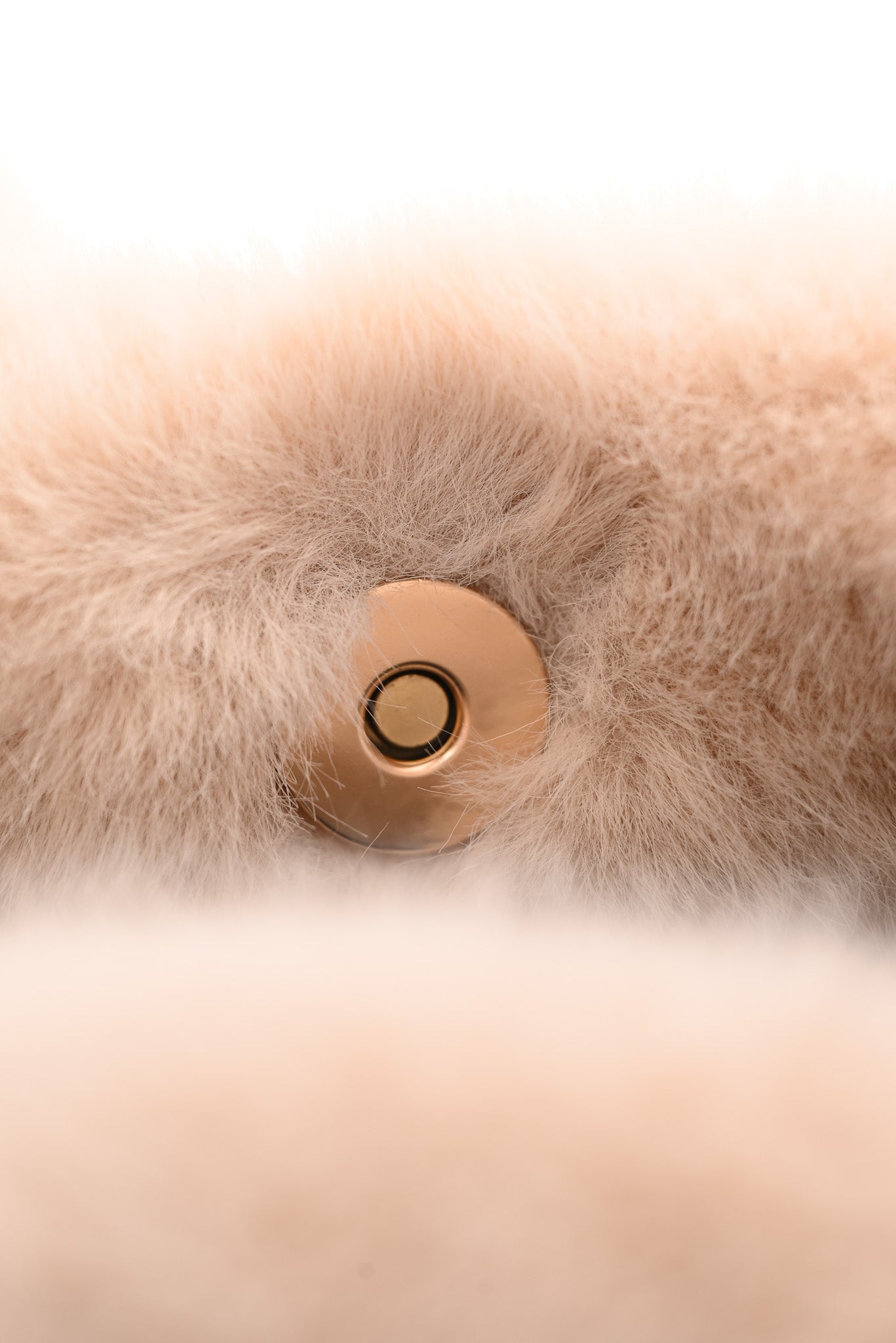 Faux fur shopper beige