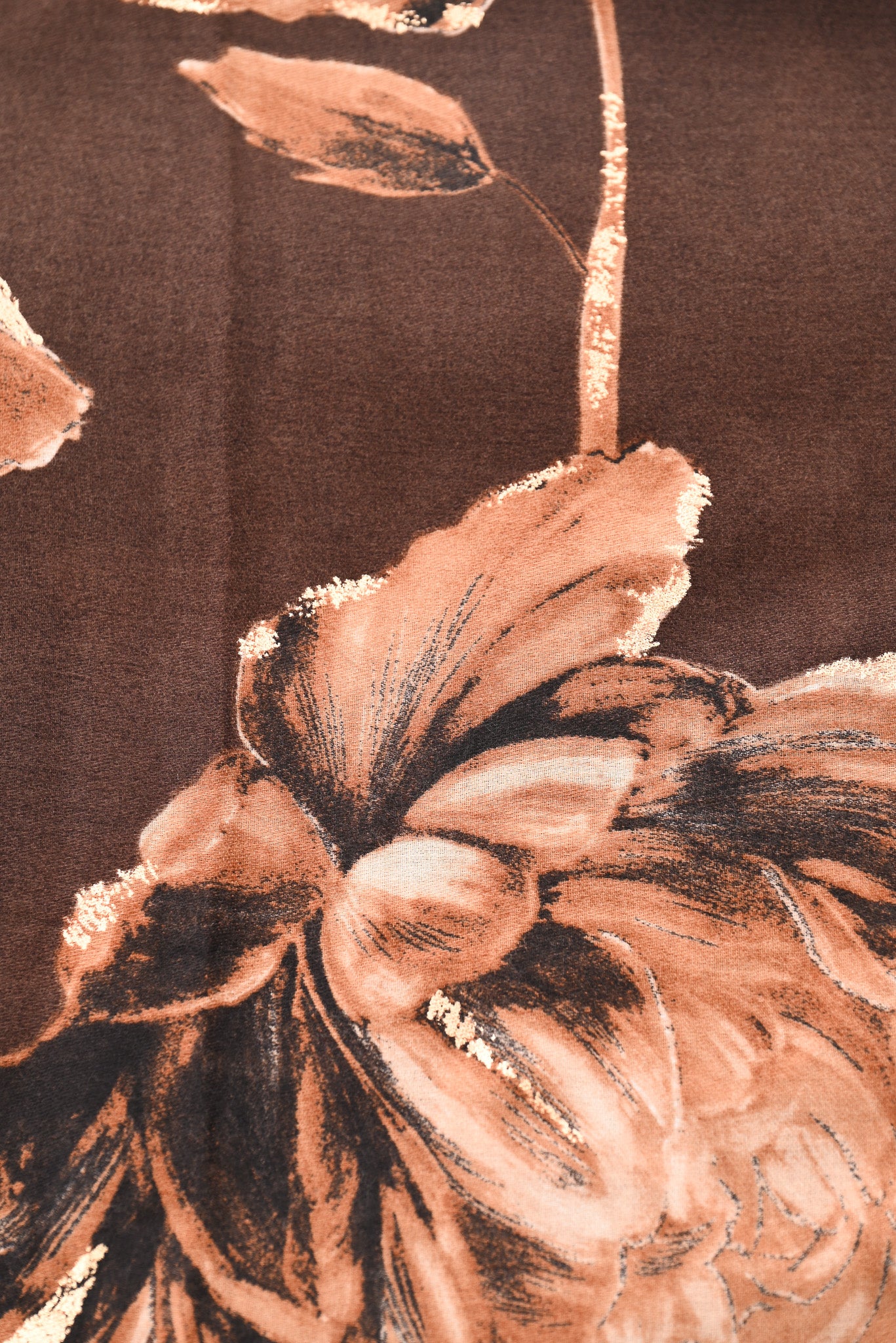 Sjaal met bloemen en gouden details bruin