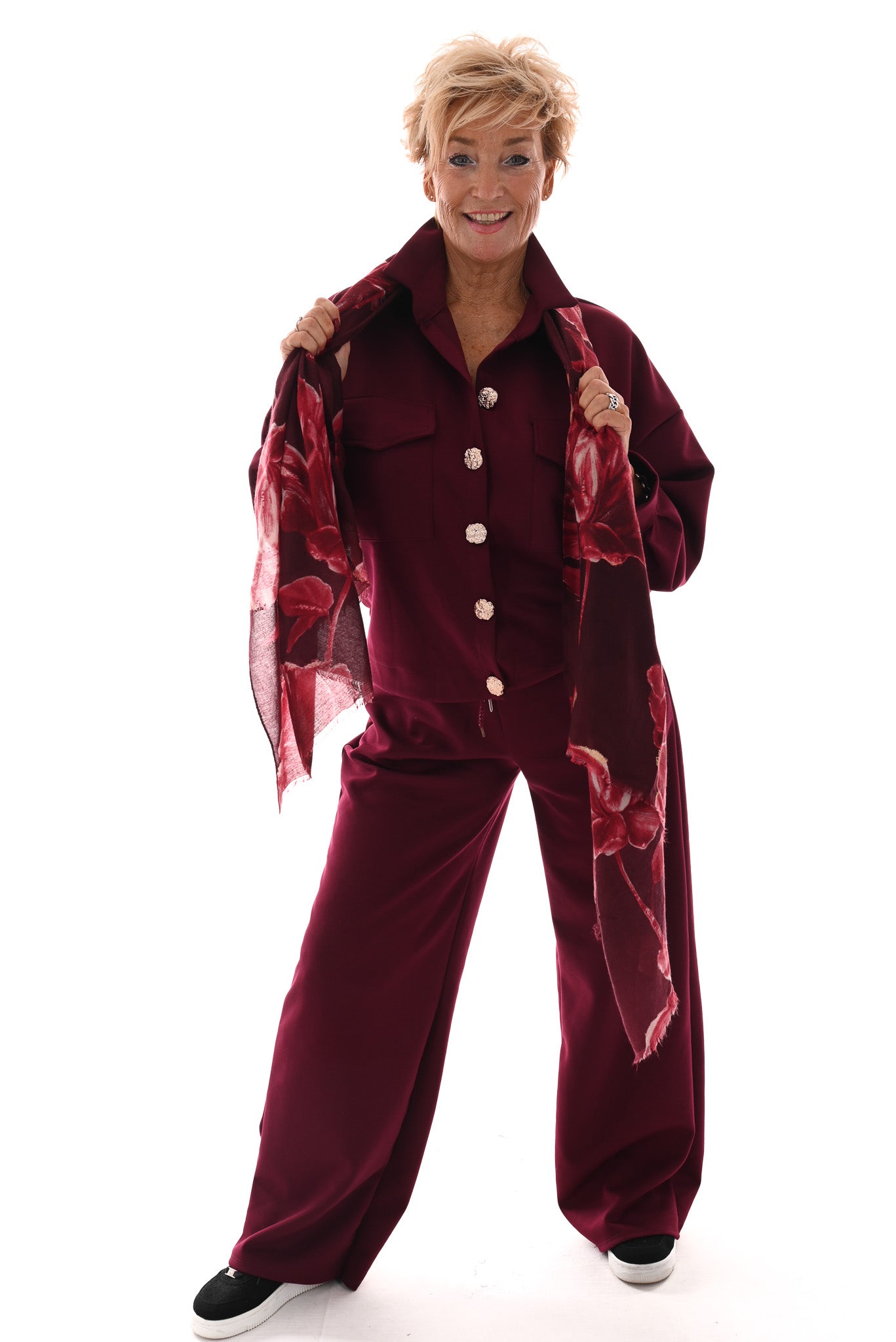Tweedelig pak blouse met borstzakken en knopen bordeaux