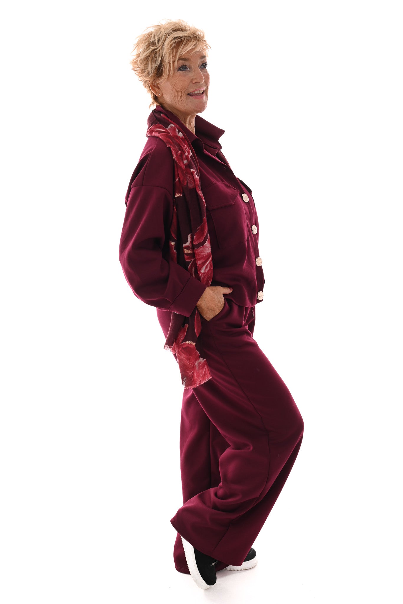 Tweedelig pak blouse met borstzakken en knopen bordeaux