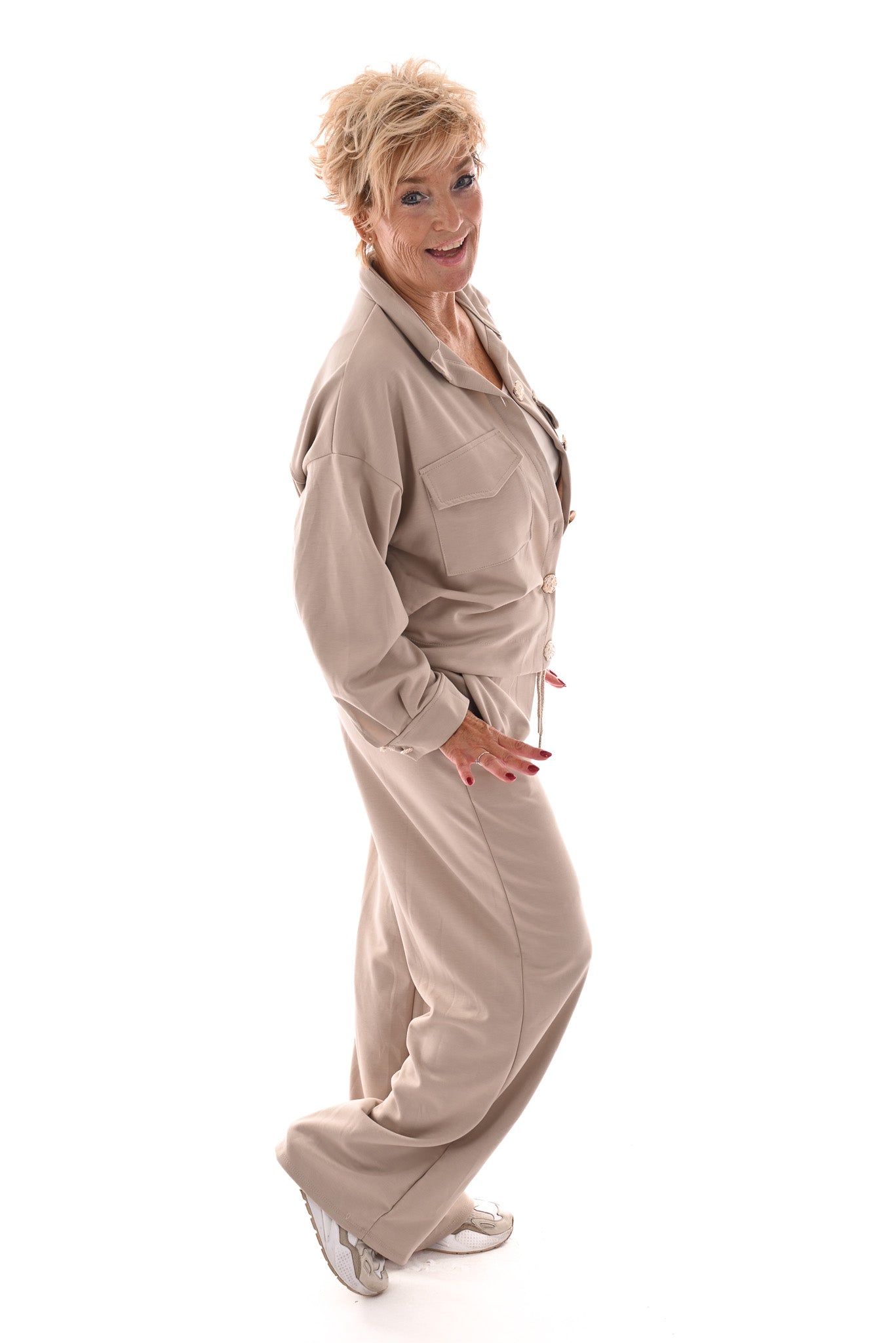 Tweedelig pak blouse met borstzakken en knopen beige