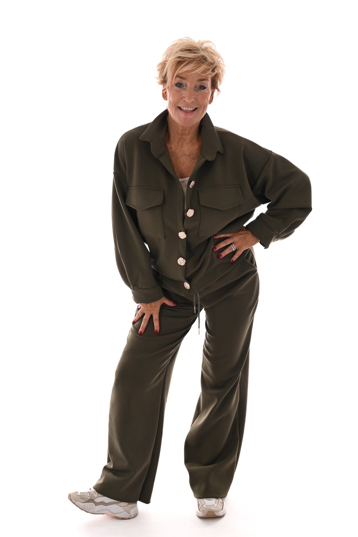 Tweedelig pak blouse met borstzakken en knopen legergroen