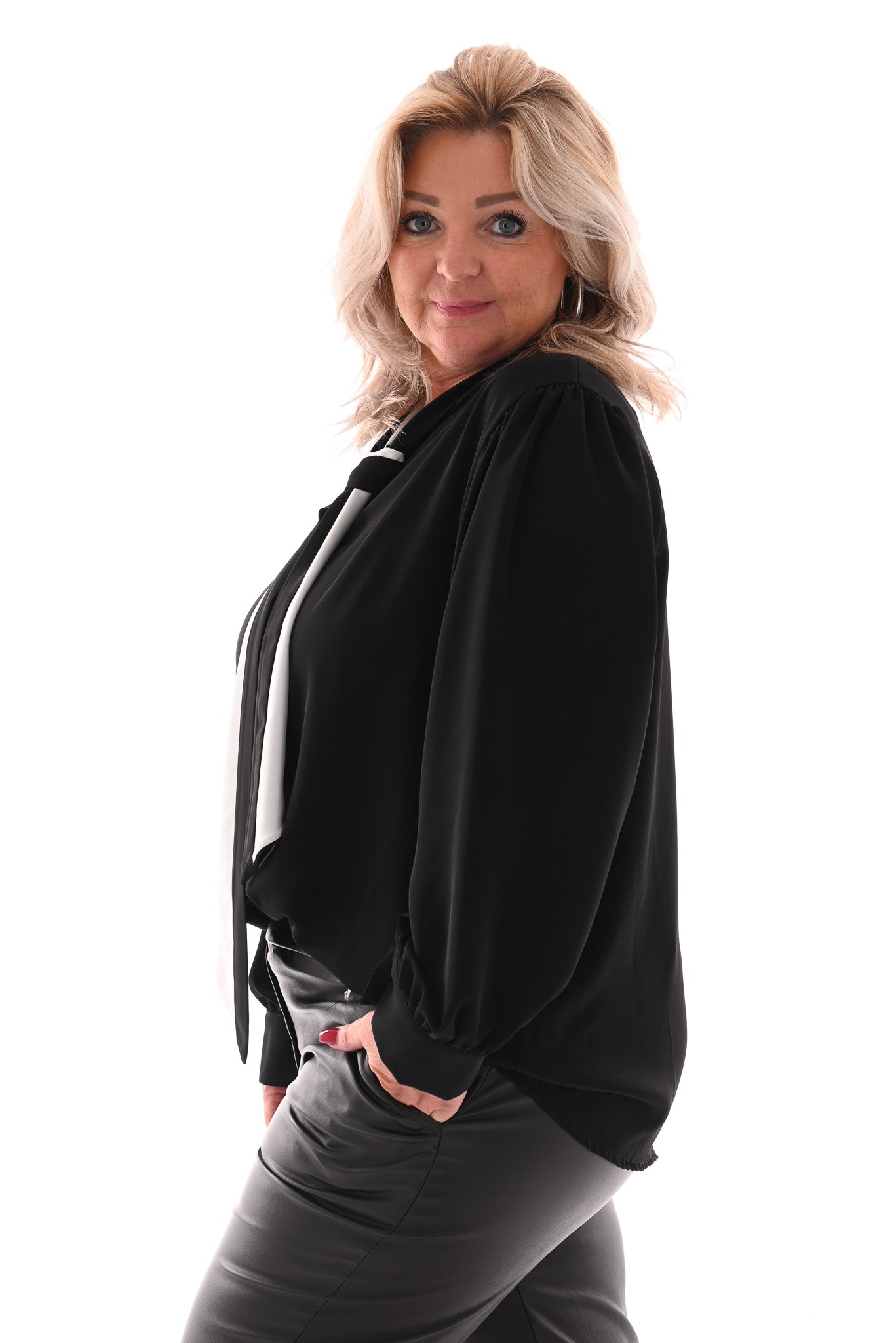 Blouse met hals strik zwart