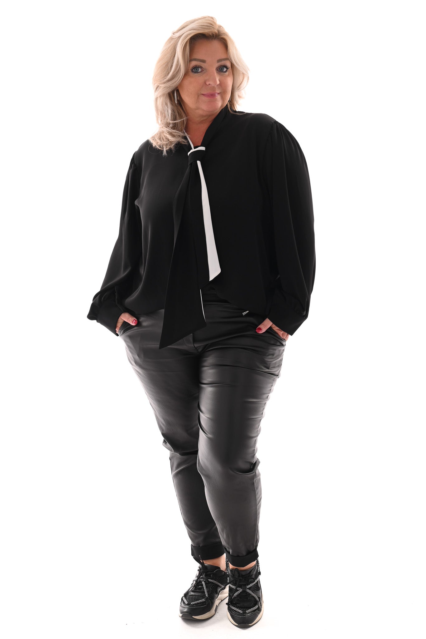 Leatherlook jogger zwart
