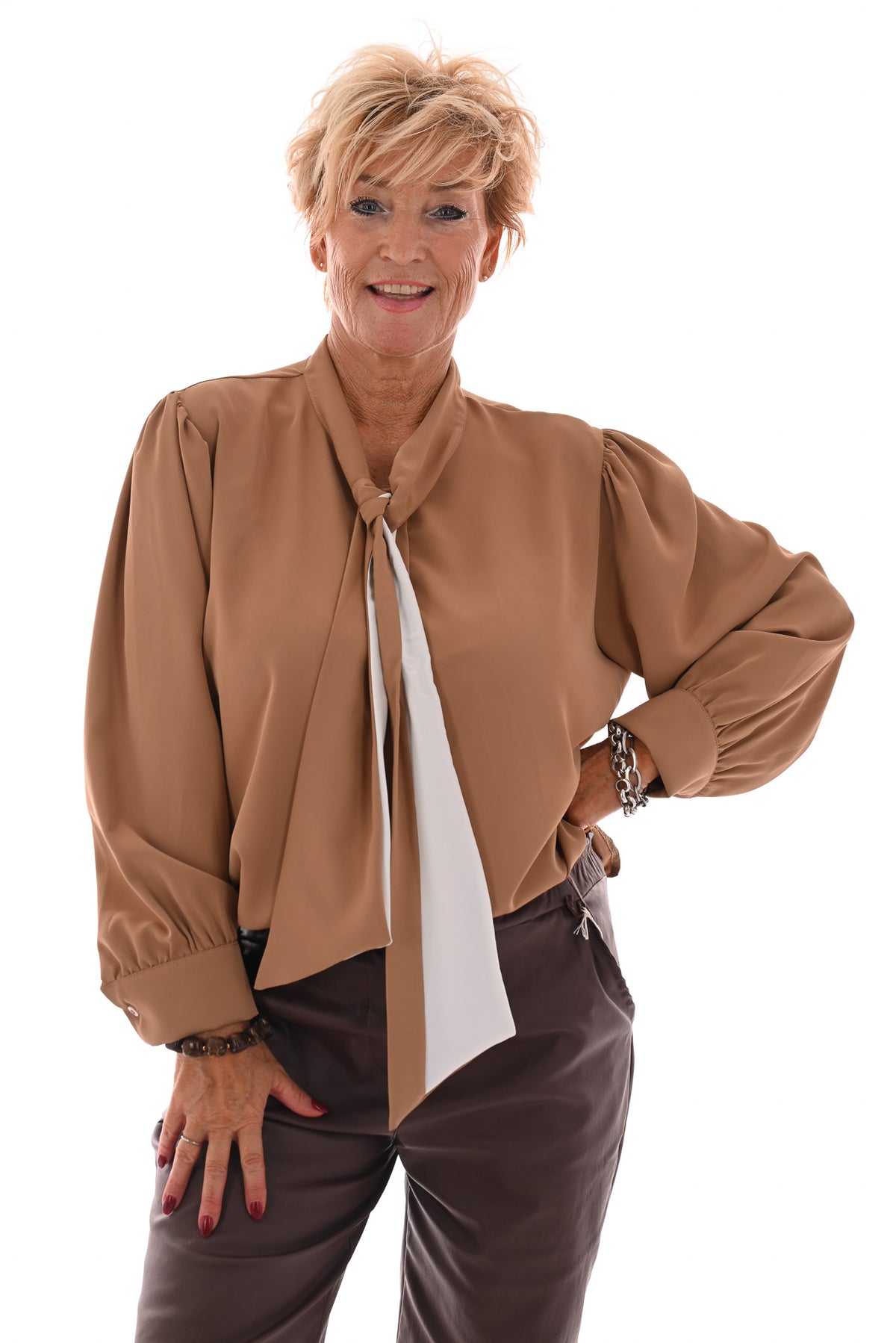 Blouse met hals strik camel
